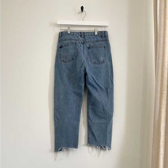 CROPPED BLUE DENIM JEANS - Picture 2 of 3